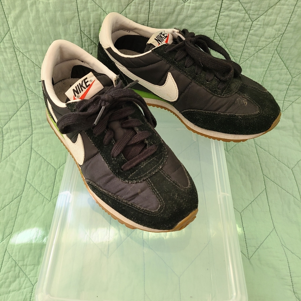 Nike Black and Green Cortez-style Sneakers 6 (36)